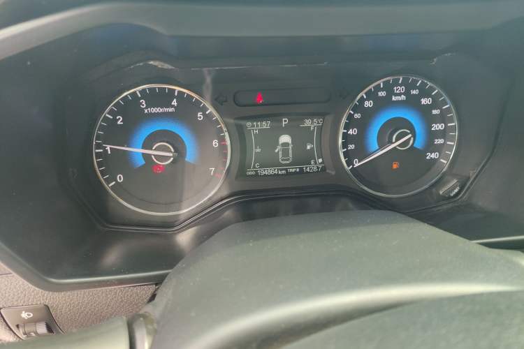 Used Dongfeng Fengon 580 2017 Revised Version 1.5T CVT Luxury Edition
