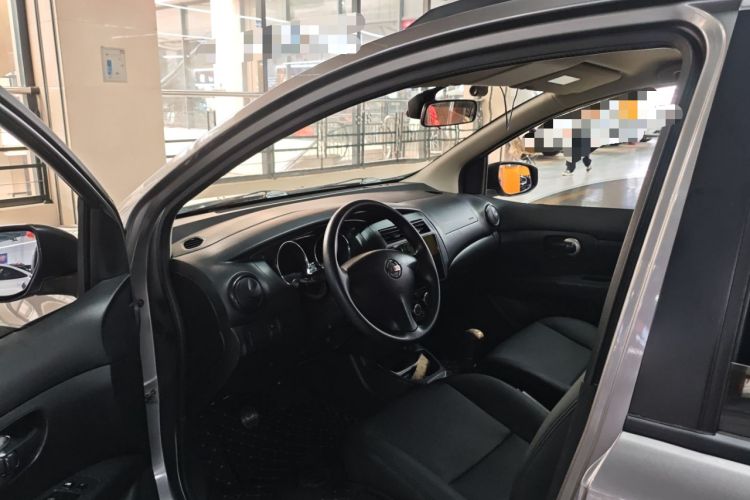 Used Nissan Livina 2015 1.6XE Manual Comfort Edition
