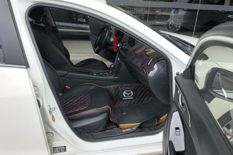 Used Mazda Mazda 3 Axela 2017 Sedan 1.5L Automatic Luxury Model Emission Standard China V
