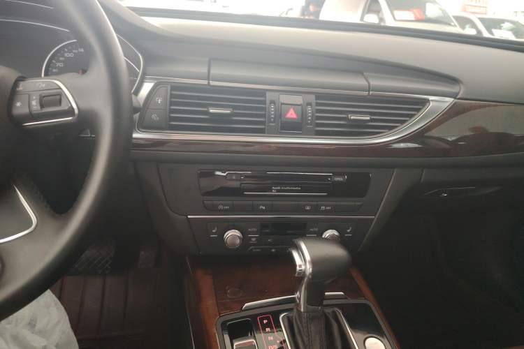 Used Audi A6L 2014 30 FSI Comfort Model
