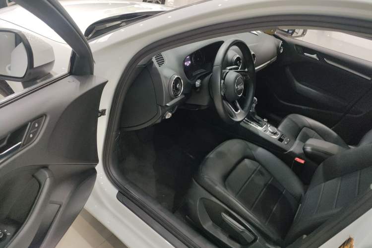 Used Audi A3 2019 Limousine 35 TFSI Ambition China V
