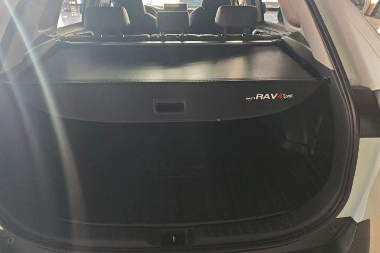 Used Toyota RAV4 2021 2.0L CVT Two-Wheel Drive Fashion PLUS Edition
