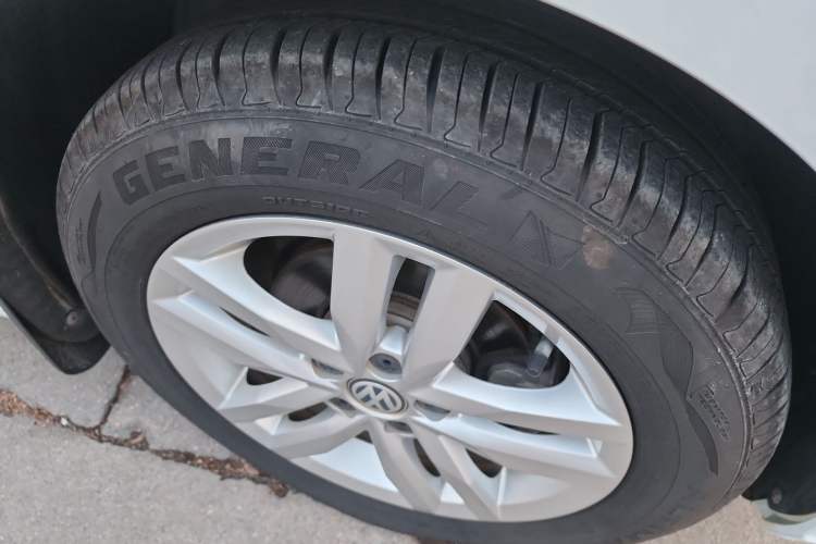 Used Volkswagen Jetta 2019 Dream Edition 1.4L Manual Fashion Version
