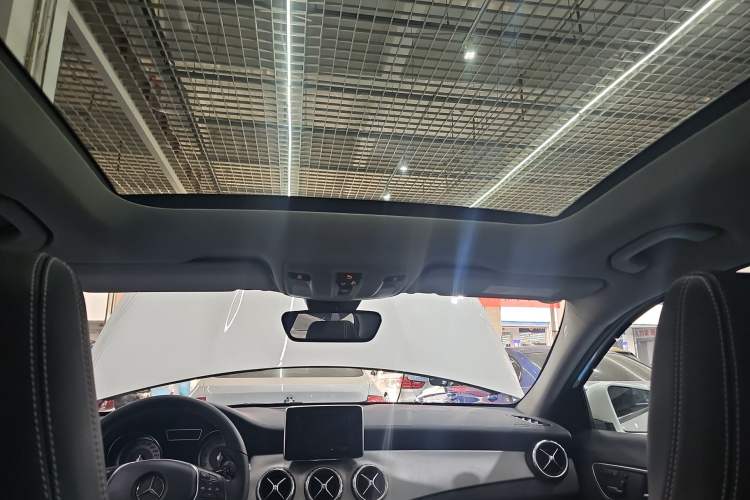 Used Mercedes-Benz GLA 2015 GLA 220 4MATIC Luxury Model
