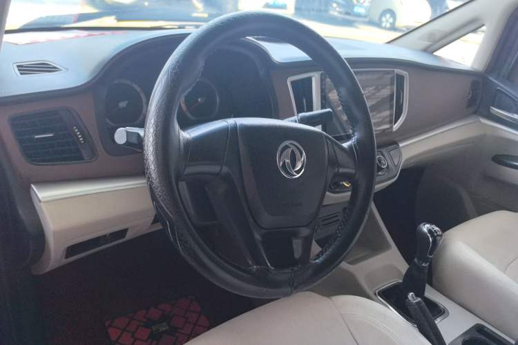 Used FORTHING Lingzhi 2019 Facelifted M5L 1.6L 7-Seater Base Model China VI Standard
