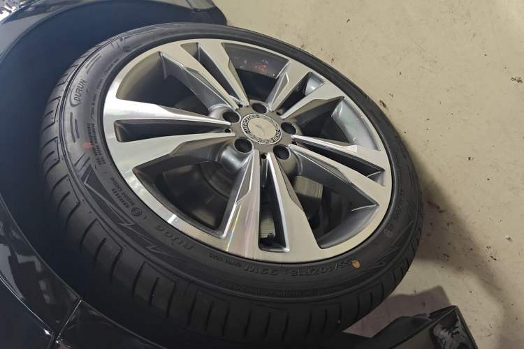 Used Mercedes-Benz E-Class 2015 Facelift E 200 L Sport Edition
