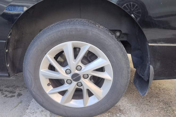 Used FORTHING Lingzhi PLUS 2021 Travel Edition 2.0L Manual Luxury 7-Seater