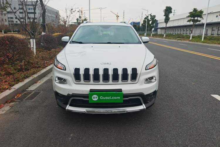Used  Cherokee 2016 2.0L Superior Edition
