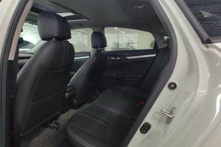 Used Honda Civic 2016 220TURBO CVT Luxury Edition
