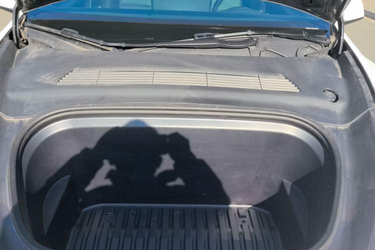 Used Tesla Model Y 2024 Long-Range All-Wheel-Drive Version