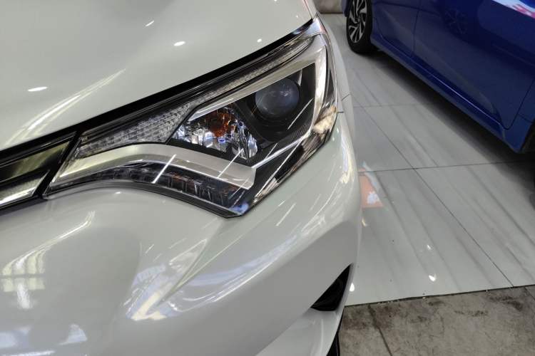 Used Toyota RAV4 2016 2.0L CVT Two-Wheel Drive Urban Edition China V Standard
