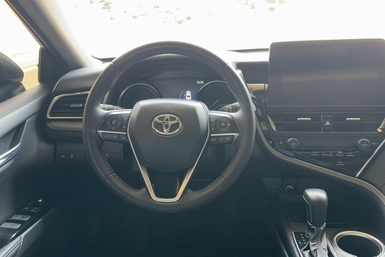 Used Toyota Camry 2021 2.0G Luxury Edition

