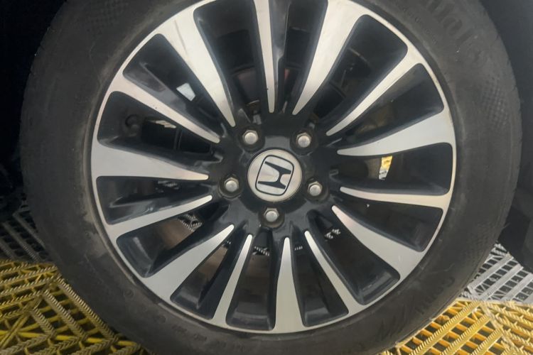 Used Honda Crider 2013 1.8L automatic luxury edition
