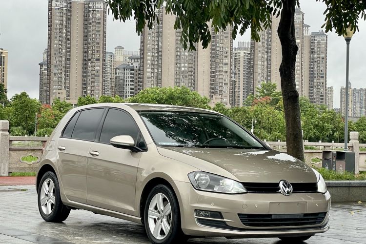 Used Volkswagen Golf 2016 1.6L Automatic Fashion Model
