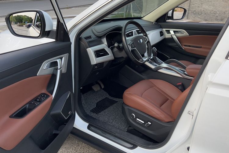 Used Geely Auto Emgrand X7 Sport 2018 1.8TD Automatic Two-Wheel Drive ZhiZun Model with 4G Connectivity
