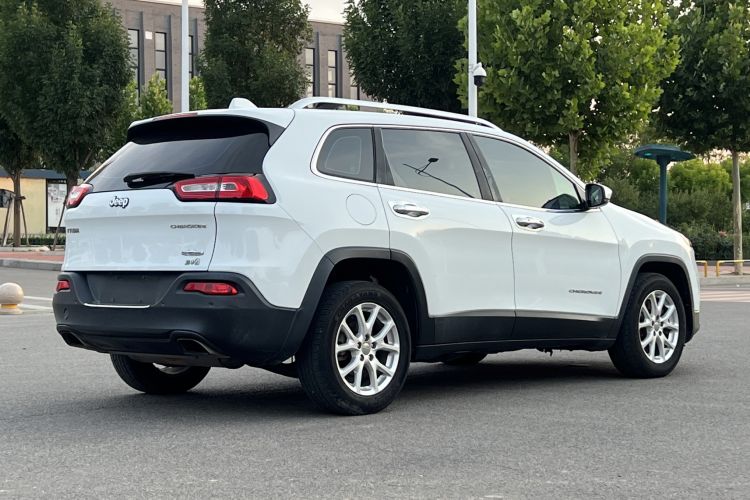 Used  Cherokee 2016 2.4L Leading Edition
