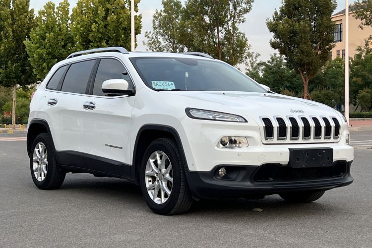 Used  Cherokee 2016 2.4L Leading Edition
