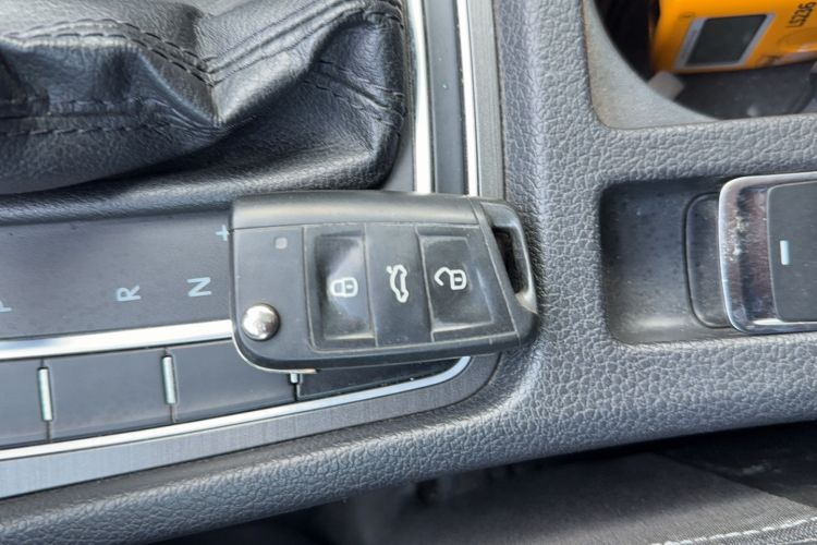 Used Volkswagen Golf 2015 1.4TSI Automatic Luxury Model
