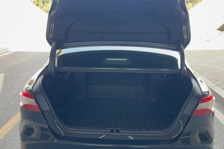 Used Toyota Camry 2021 2.0G Luxury Edition
