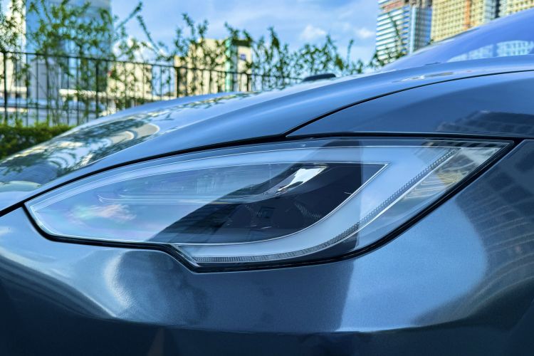 Used Tesla Model S 2019 Long-Range Version
