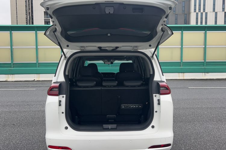 Used GAC Trumpchi M6 2021 270T DCT Luxury Edition (7 Seats)
