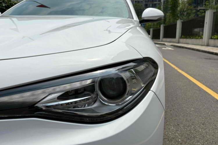 Used Alfa Romeo Giulia 2017 2.0T 200HP Luxury Edition