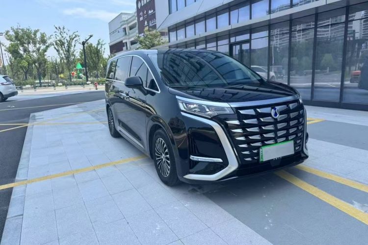 Used Denza D9 2022 DM-i 970 Four-Wheel Drive Flagship Model
