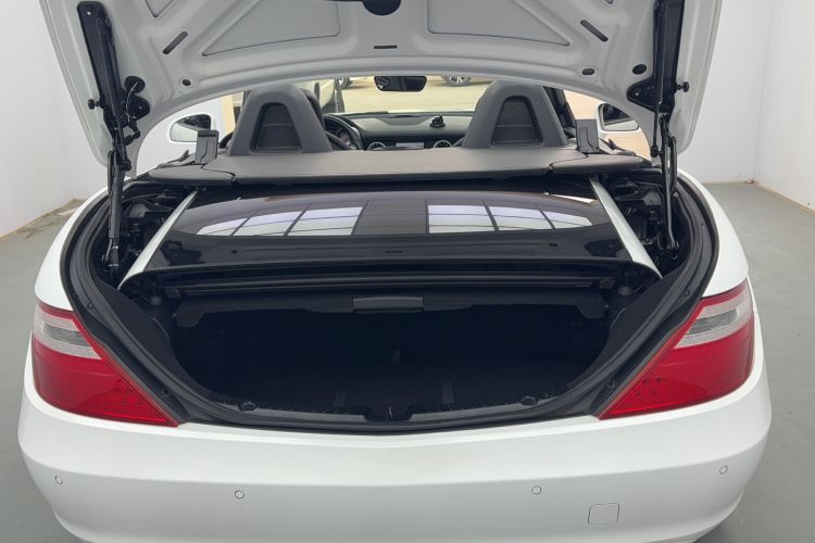 Used Mercedes-Benz SLK-Class 2011 SLK 200 Fashion Model
