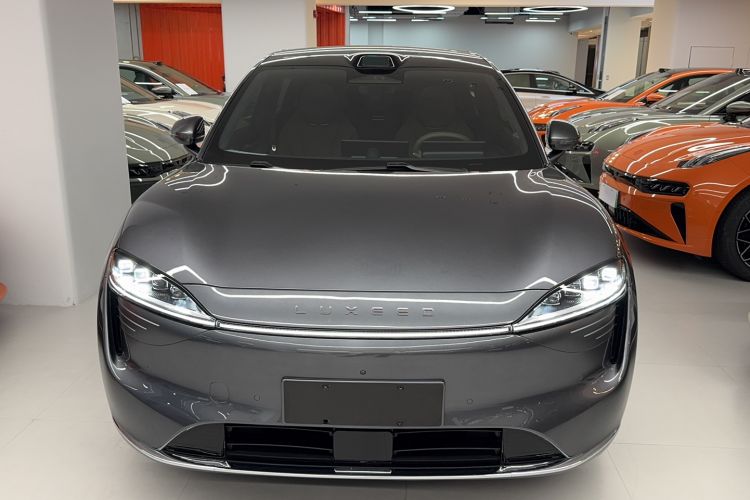 Used Hima Luxeed R7 2024 All-Electric 802 km Max
