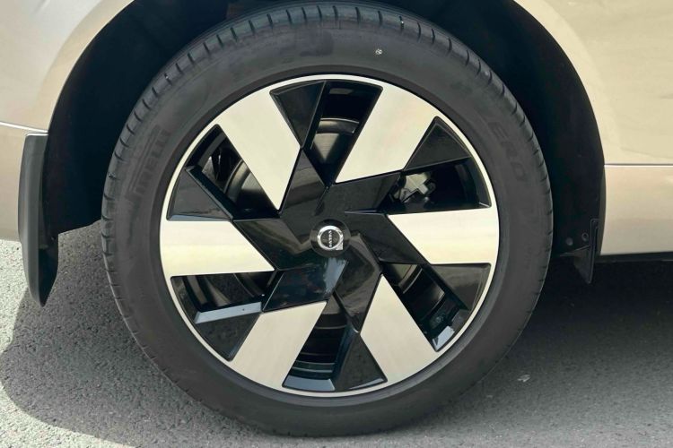 Used Volvo XC60 New Energy 2024 T8 Plug-in Hybrid Long-Range All-Wheel Drive Smart Luxury Edition
