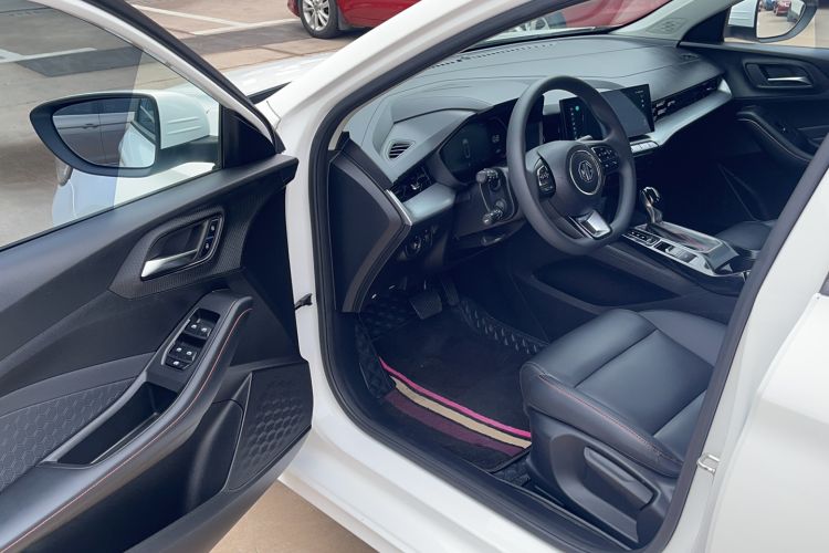 Used MG 5 2021 Revised Version 180 DVVT CVT Youth Luxury Edition
