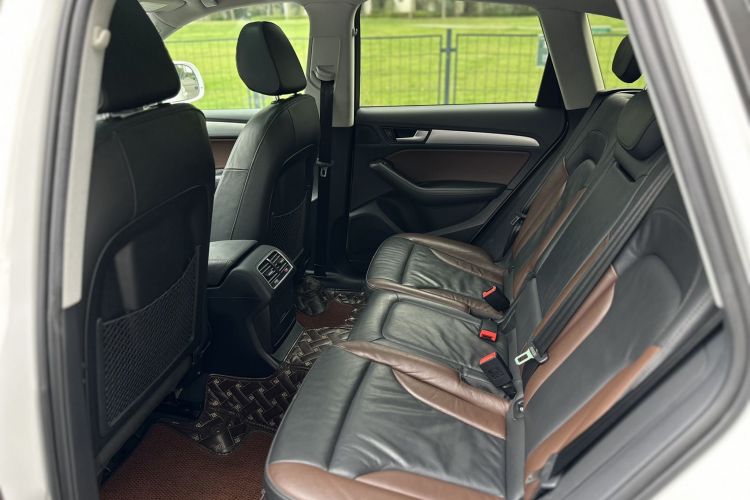 Used Audi Q5 2018 Collector's Edition 40 TFSI Technology Model
