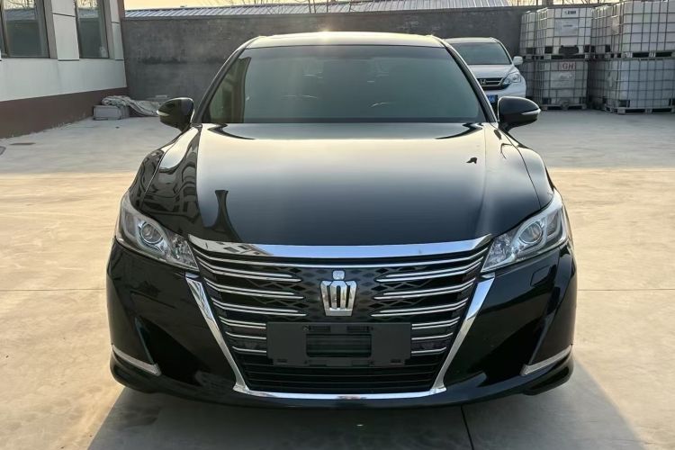 Used Toyota Crown 2015 2.0T Fashion Edition
