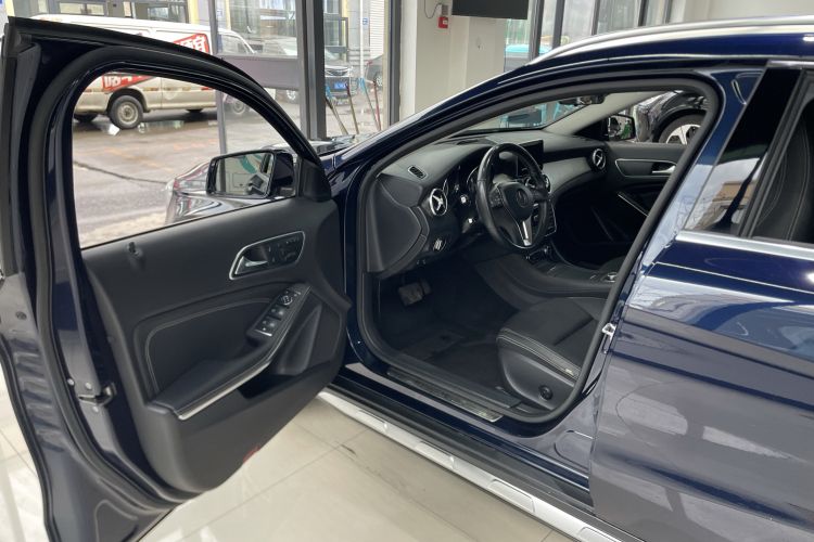 Used Mercedes-Benz GLA 2015 GLA 200 Fashion Model
