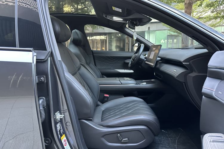 Used  S07 2023 200Max Range-Extended Version
