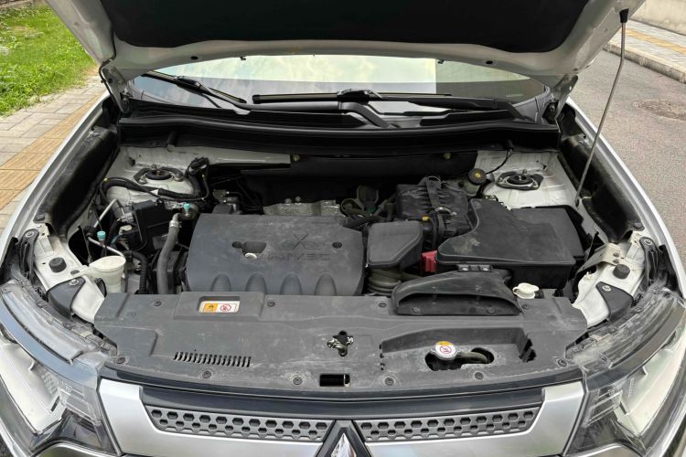 Used Mitsubishi Outlander 2019 2.0L Two-Wheel Drive Comfort Edition 5 Seats China V Standard
