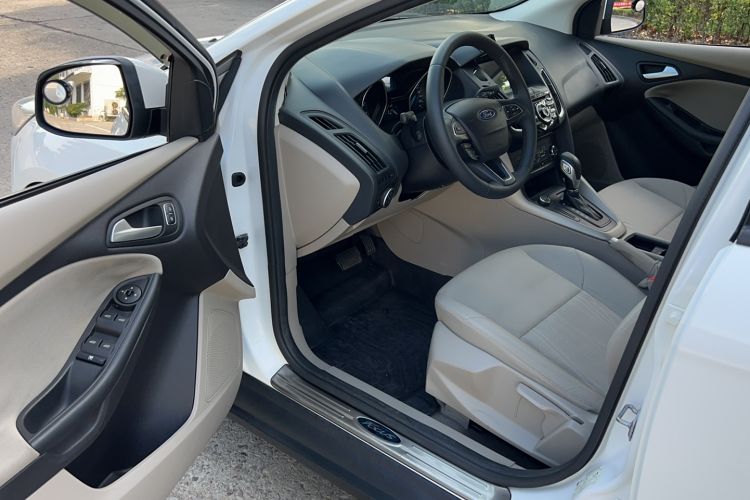 Used Ford Focus 2018 Sedan Classic 1.6L Automatic Comfort Plus Smart Drive Version