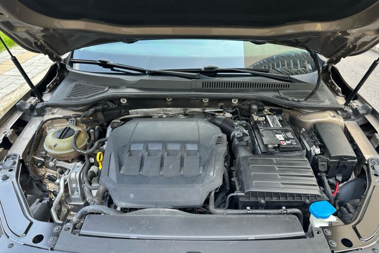 Used Volkswagen Passat 2020 Revised Version 330TSI Luxury Edition China VI Standard