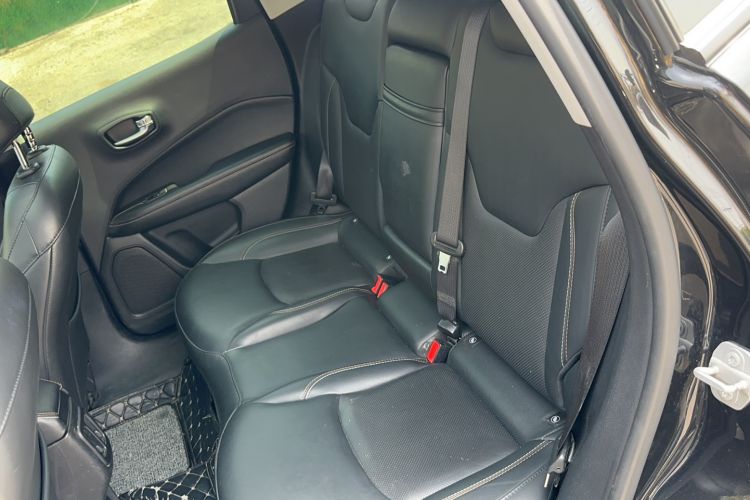 Used  Compass 2019 200T Automatic Family Edition - Connected Large Screen Version
