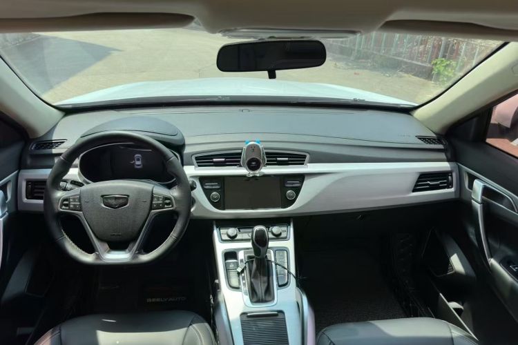 Used Geely Auto Emgrand X7 Sport 2016 1.8TD Automatic ZhiShang Model
