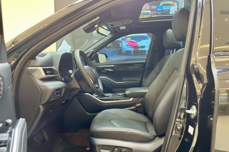 Used Toyota Crown Land Cruiser 2022 2.0T Four-Wheel Drive Jingzun Edition
