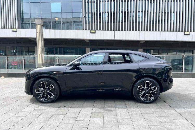 Used  11 2025 Ultra Extended-Range Edition
