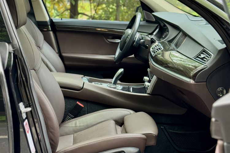 Used BMW 5 Series GT 2014 535i Luxury Edition
