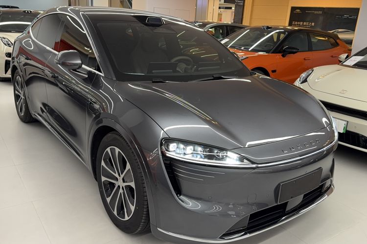 Used Hima Luxeed R7 2024 All-Electric 802 km Max
