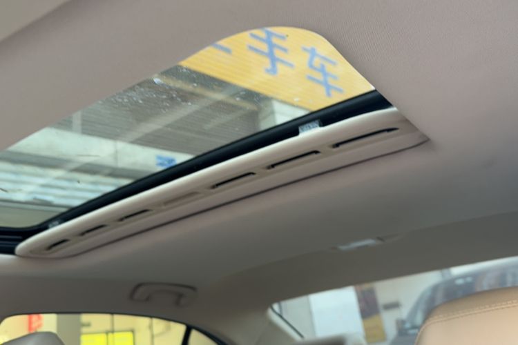 Used Roewe 350 2015 1.5L Automatic Luxury Sunroof Edition
