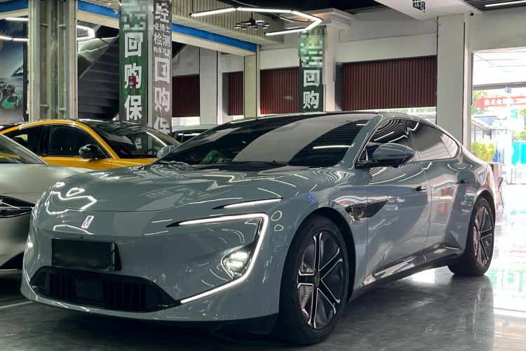 Used  12 2024 700 Three-Laser Rear-Wheel Drive Luxury Edition
