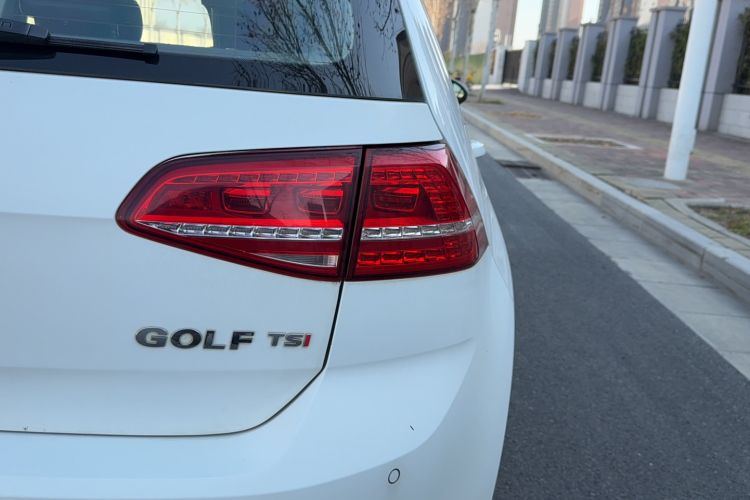 Used Volkswagen Golf 2015 1.4TSI Automatic Luxury Model
