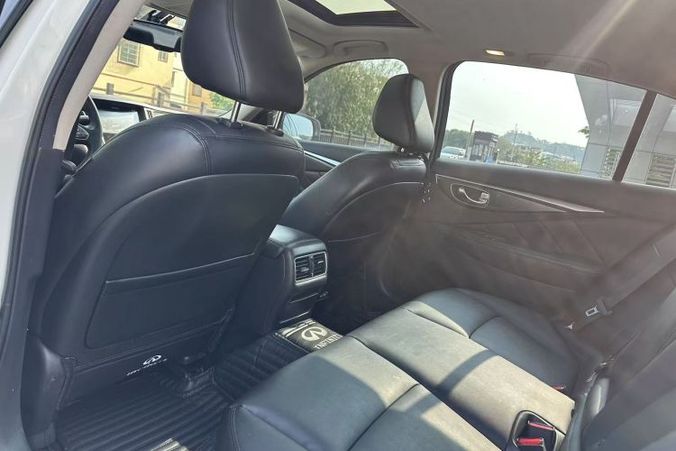 Used Infiniti Q50L 2016 2.0T Comfort Edition
