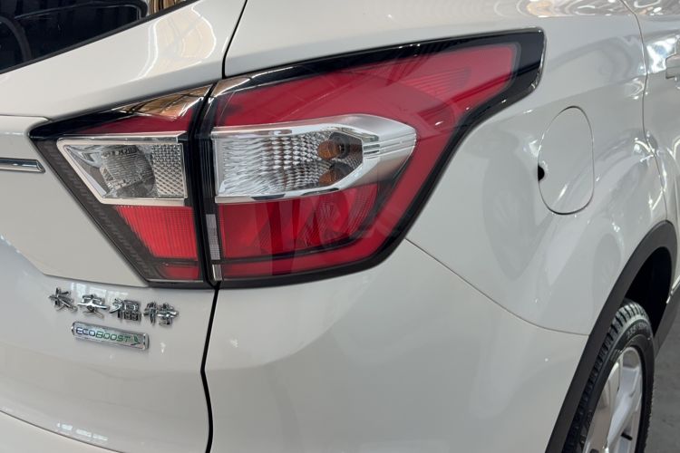 Used Ford Kuga 2017 EcoBoost 180 Two-Wheel-Drive Tiger Leap Model
