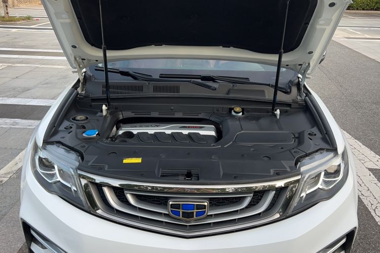 Used Geely Auto Emgrand X7 Sport 2018 1.8TD Automatic Two-Wheel Drive ZhiZun Model with 4G Connectivity
